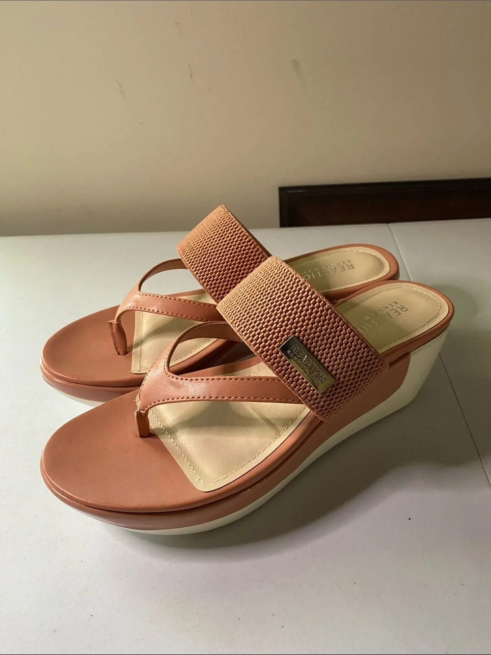 Kenneth Cole Reaction Woven Strap Wedge Sandals Thong